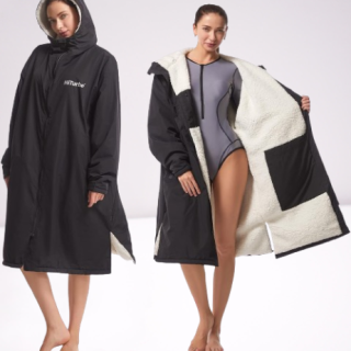 Abrigo de natación  con capucha de gran tamaño