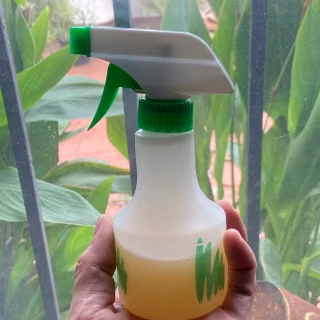 Concentrado de Jabón Potásico con Aceite de Neem – ¡Cuidado Natural para tus Plantas! 🌱