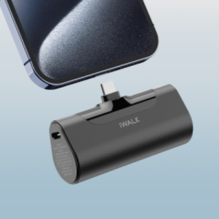 Cargador portátil para iPhone 15 de 4500 mAh 20 W USB C marca iWALK