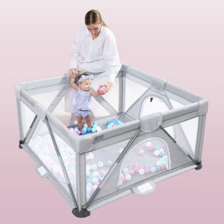 Centro de actividades para bebes interior con malla visible